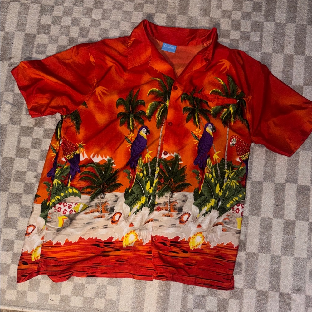 Men's tropical button down shirt cruisewear or Caribbean style